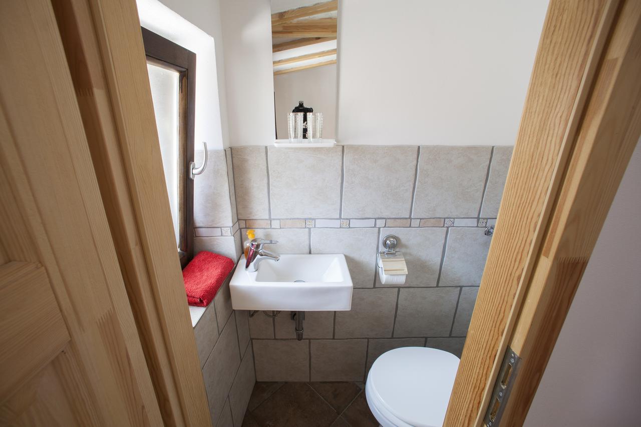 Hostel Xaxid Črni Kal Quarto foto